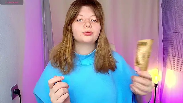 Snapshot of Vivian_cutie chatting on 03.09.25 Vivian cutie online show from 03.09.25