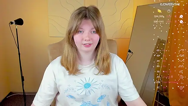 Snapshot of Vivian_cutie chatting on 03.15.25 Vivian cutie online show from 03.15.25