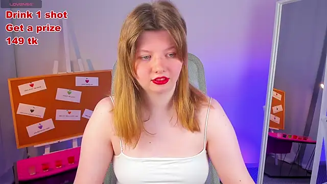 Snapshot of Vivian_cutie chatting on 03.22.25 Vivian cutie online show from 03.22.25