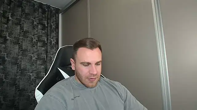 Snapshot of Thori92 chatting on 01.03.25 Thori92 online show from 01.03.25