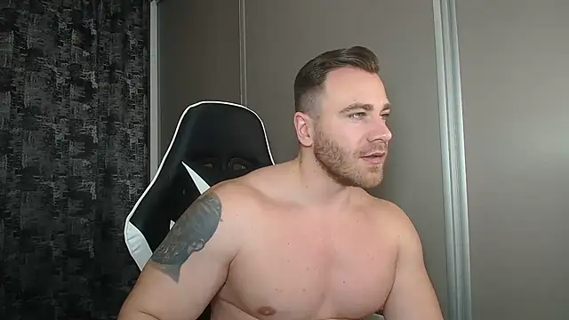 Snapshot of Thori92 chatting on 01.14.25 Thori92 online show from 01.14.25