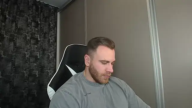 Snapshot of Thori92 chatting on 01.15.25 Thori92 online show from 01.15.25