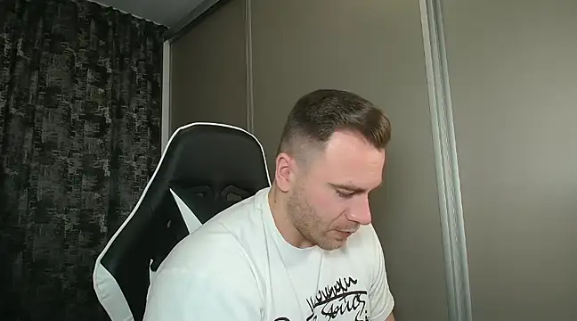 Snapshot of Thori92 chatting on 01.25.25 Thori92 online show from 01.25.25