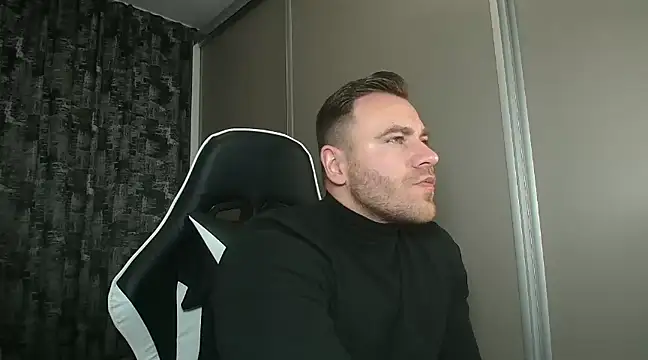 Snapshot of Thori92 chatting on 01.28.25 Thori92 online show from 01.28.25