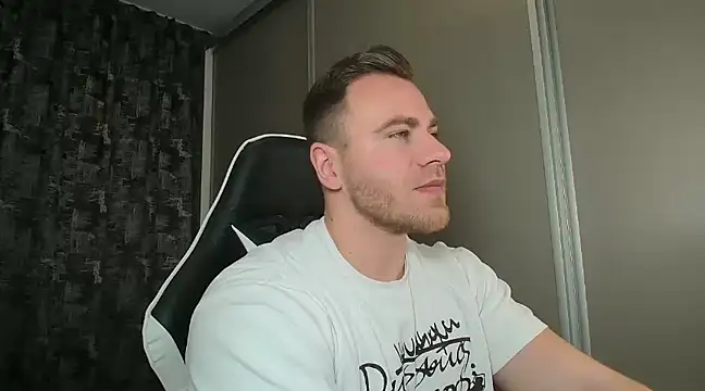 Snapshot of Thori92 chatting on 01.30.25 Thori92 online show from 01.30.25