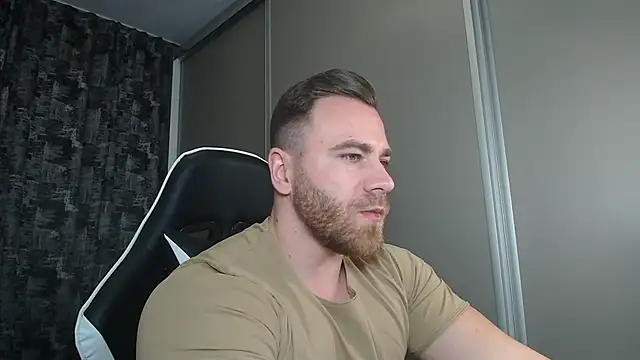 Snapshot of Thori92 chatting on 03.01.25 Thori92 online show from 03.01.25