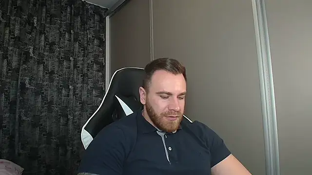 Snapshot of Thori92 chatting on 03.08.25 Thori92 online show from 03.08.25