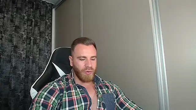 Snapshot of Thori92 chatting on 09.14.25 Thori92 online show from 09.14.25