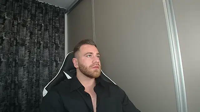 Snapshot of Thori92 chatting on 10.24.25 Thori92 online show from 10.24.25