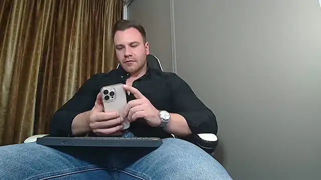 Thori92 online show from 12.15.25