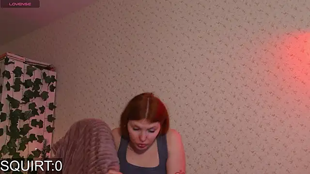 Snapshot of _aleksa_ chatting on 12.27.24 aleksa online show from 12.27.24