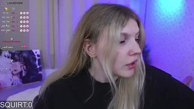 Snapshot of _aleksa_ chatting on 10.14.25 aleksa online show from 10.14.25