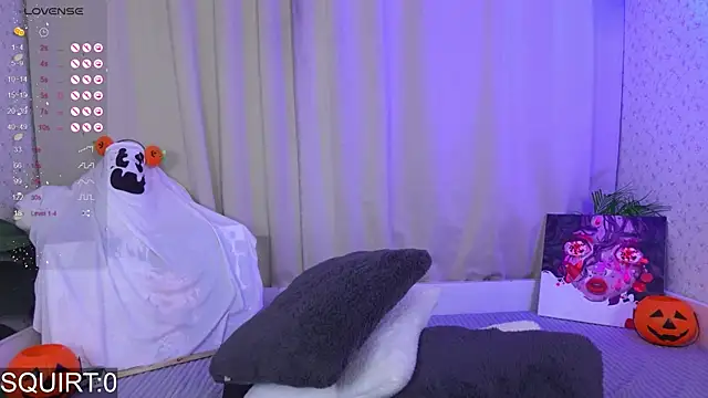 Snapshot of _aleksa_ chatting on 10.17.25 aleksa online show from 10.17.25