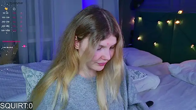 Snapshot of _aleksa_ chatting on 11.28.25 aleksa online show from 11.28.25