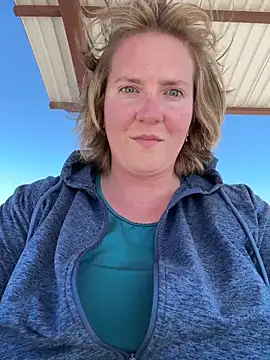 Lizzyloo online show from 02.12.25