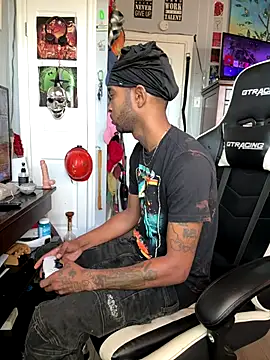 Snapshot of spideyzaddy chatting on 09.19.25 spideyzaddy online show from 09.19.25