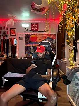 Snapshot of spideyzaddy chatting on 11.21.25 spideyzaddy online show from 11.21.25