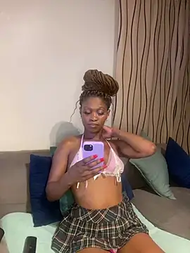 Snapshot of PETITE_NAOMI chatting on 03.15.25 PETITE NAOMI online show from 03.15.25