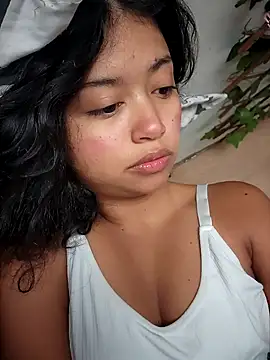 Peach Girll online show from 11.19.25