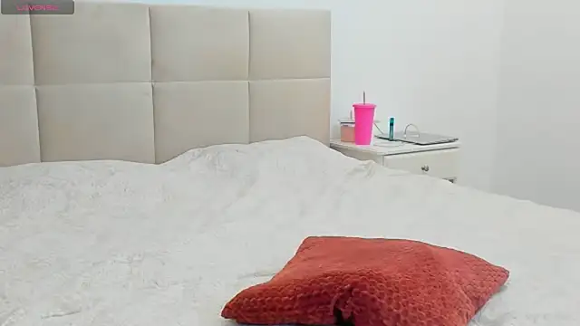 Snapshot of Sunshine_Eva chatting on 10.21.25 Sunshine Eva online show from 10.21.25