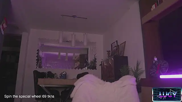 Snapshot of LucyAllenX chatting on 01.24.25 LucyAllenX online show from 01.24.25