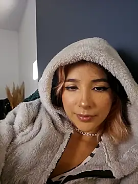 Snapshot of LucyAllenX chatting on 02.28.25 LucyAllenX online show from 02.28.25