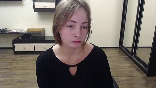 Snapshot of Laralianna chatting on 12.01.24 Laralianna online show from 12.01.24