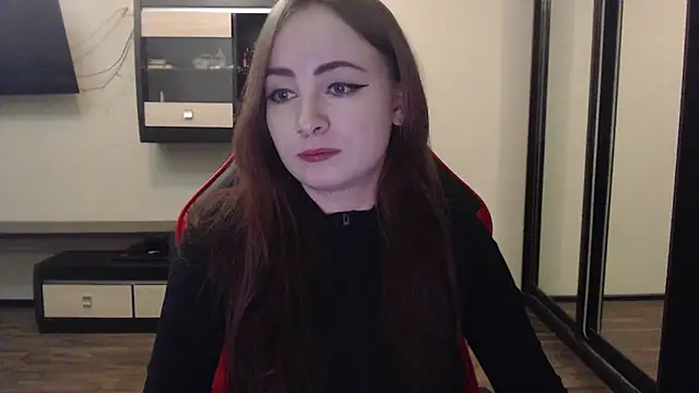 Snapshot of Laralianna chatting on 01.07.25 Laralianna online show from 01.07.25