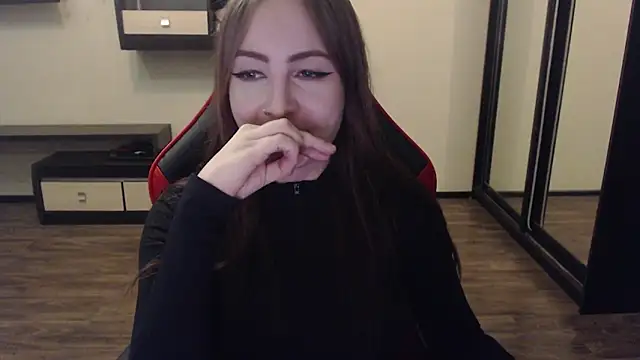 Snapshot of Laralianna chatting on 01.09.25 Laralianna online show from 01.09.25