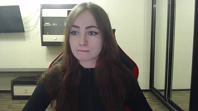 Snapshot of Laralianna chatting on 01.17.25 Laralianna online show from 01.17.25