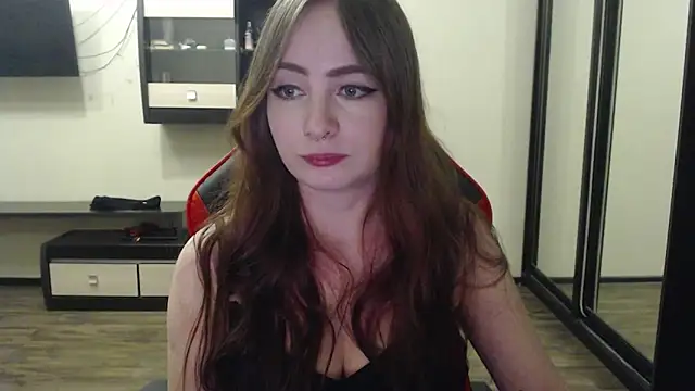 Snapshot of Laralianna chatting on 02.17.25 Laralianna online show from 02.17.25