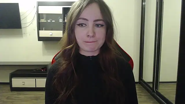 Snapshot of Laralianna chatting on 02.21.25 Laralianna online show from 02.21.25