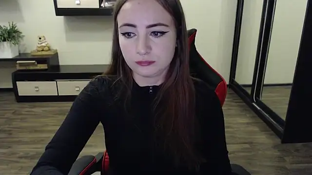 Snapshot of Laralianna chatting on 09.14.25 Laralianna online show from 09.14.25