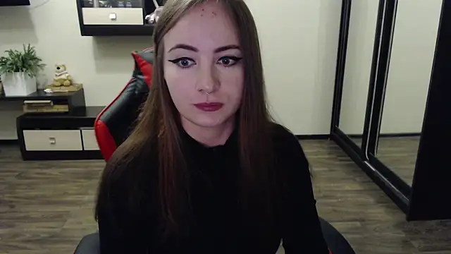 Snapshot of Laralianna chatting on 09.16.25 Laralianna online show from 09.16.25