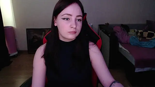 Laralianna online show from 04.15.26