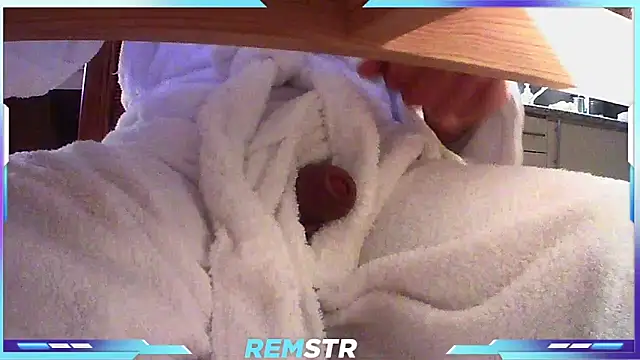 Snapshot of Remstr chatting on 02.06.25 Remstr online show from 02.06.25