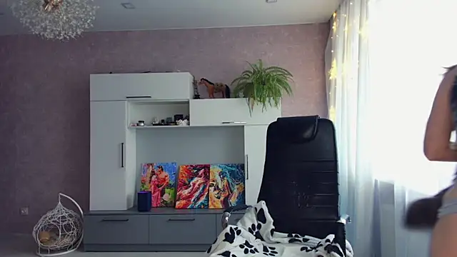 Cuddle Cat online show from 03.21.25