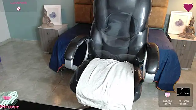 Barbiegomez online show from 12.18.24