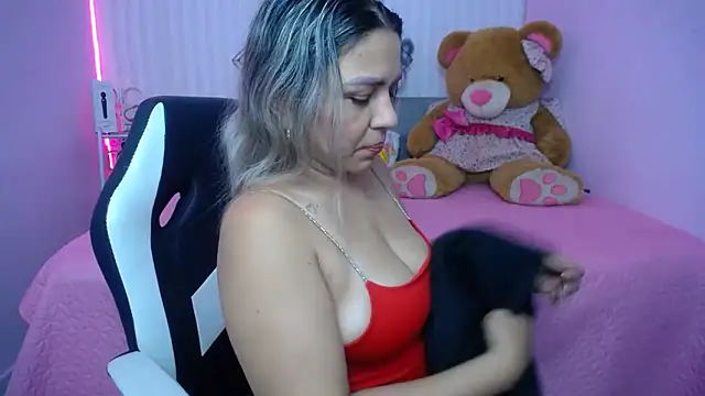 Snapshot of cum_bigass chatting on 02.08.26 cum bigass online show from 02.08.26