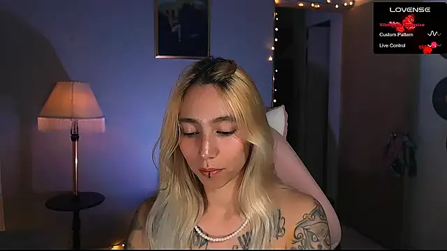 Saucy Jenn online show from 02.02.25