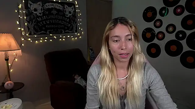 Saucy Jenn online show from 03.16.25