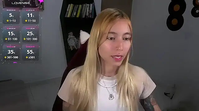 Saucy Jenn online show from 10.05.25