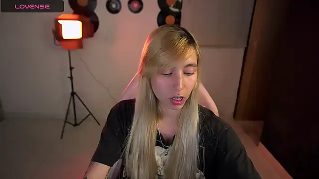 Saucy Jenn online show from 03.29.26