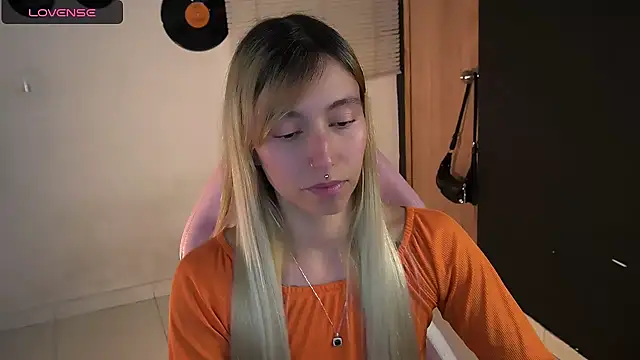 Saucy Jenn online show from 06.07.26