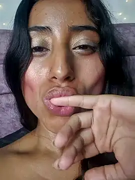 Valentinne z online show from 01.18.25