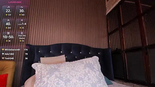 Snapshot of JuliaDawson_ chatting on 02.03.26 JuliaDawson online show from 02.03.26