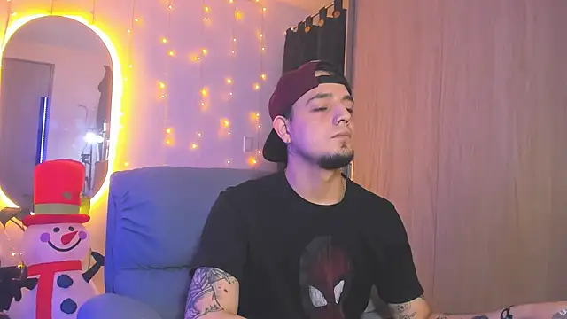 Snapshot of alejandro_calderon1 chatting on 12.13.24 alejandro calderon1 online show from 12.13.24