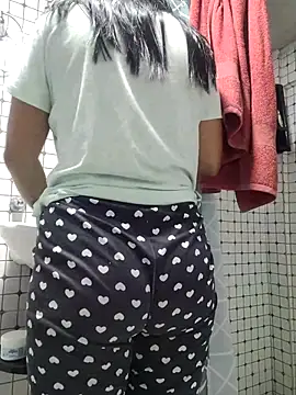 Snapshot of Hannah-grace chatting on 01.27.25 Hannah-grace online show from 01.27.25