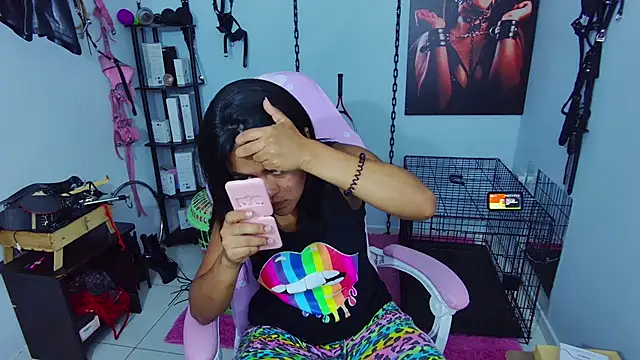 Snapshot of Hannah-grace chatting on 09.21.25 Hannah-grace online show from 09.21.25