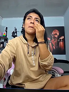 Snapshot of Hannah-grace chatting on 10.05.25 Hannah-grace online show from 10.05.25